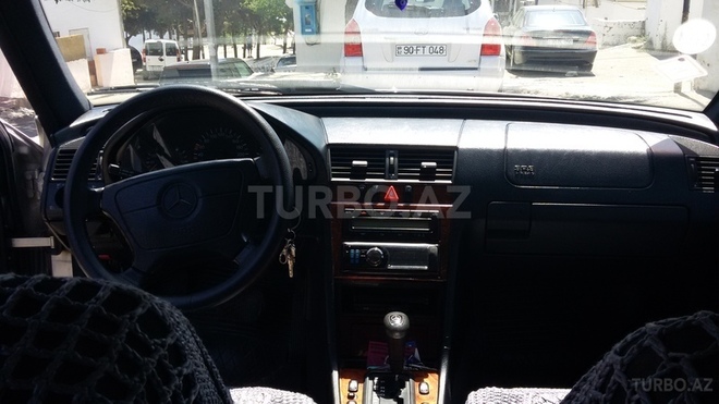 Mercedes C 200 1998, 180,000 km - 2.0 l - Bakı