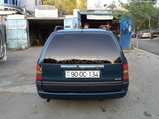 Opel Astra 1994, 188,000 km - 1.8 l - Bakı