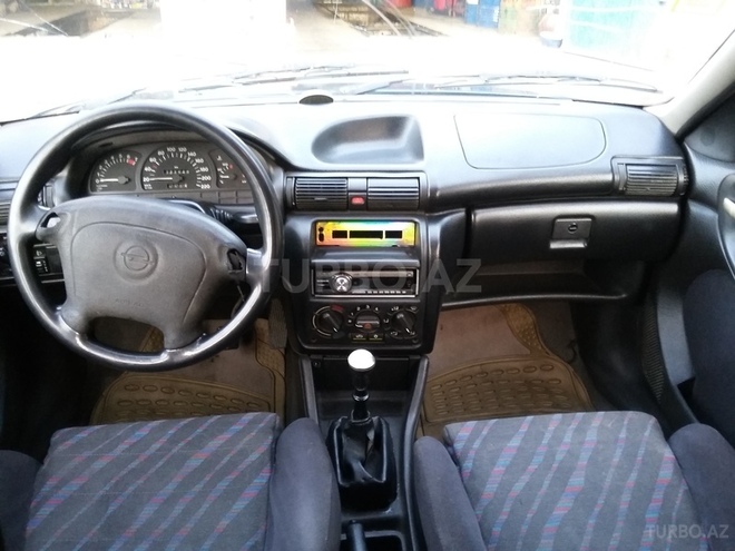 Opel Astra 1994, 188,000 km - 1.8 l - Bakı