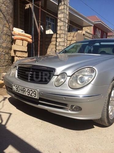 Mercedes E 270 2003, 253,000 km - 2.7 l - Bakı