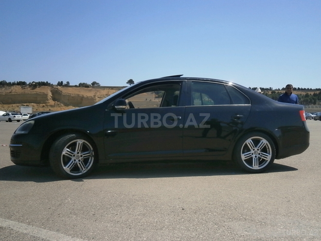 Volkswagen Jetta 2010, 107,000 km - 1.6 l - Bakı