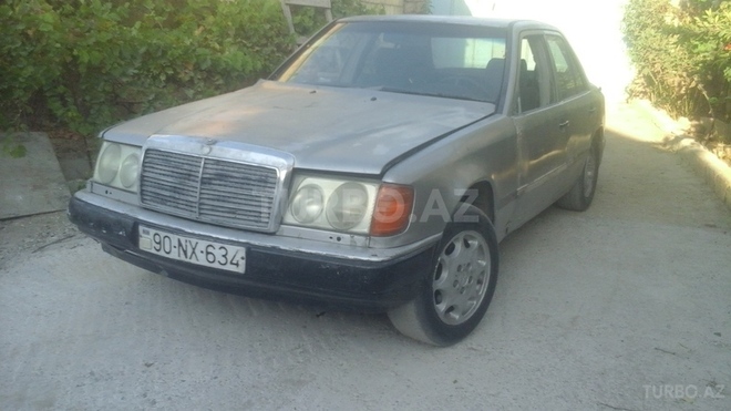 Mercedes E 260 1988, 414,392 km - 2.6 l - Bakı
