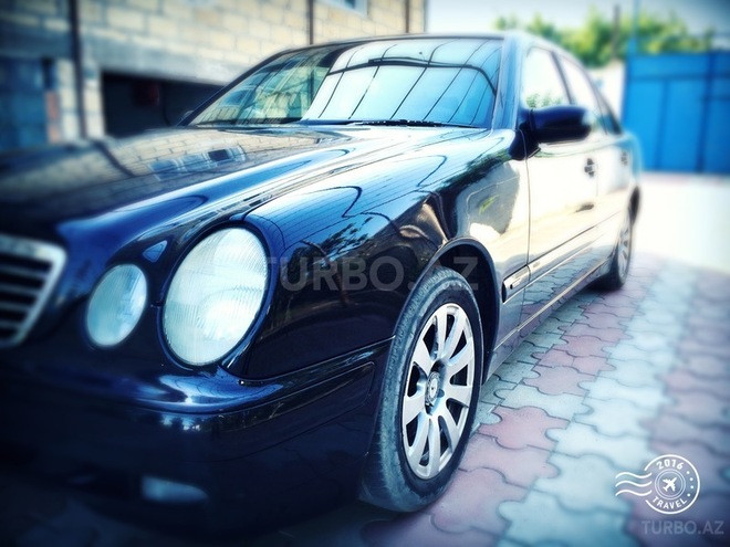 Mercedes E 220 2001, 327,000 km - 2.2 l - Yevlax