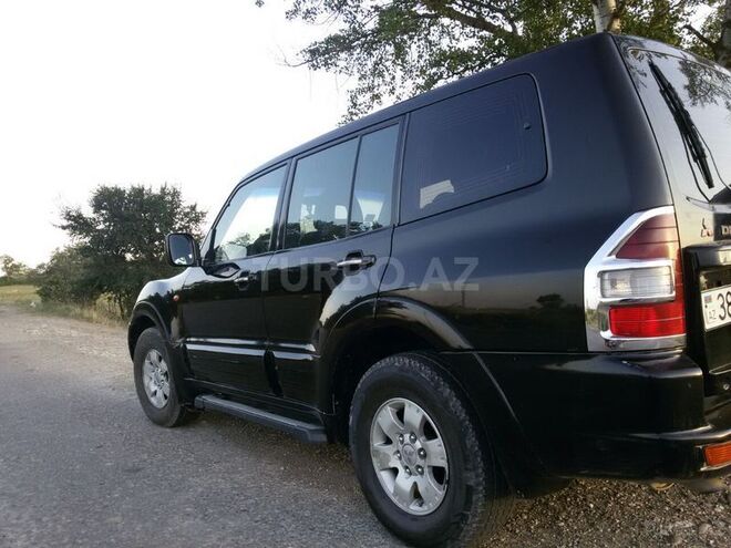 Mitsubishi Pajero 2001, 226,000 km - 3.2 l - Qusar