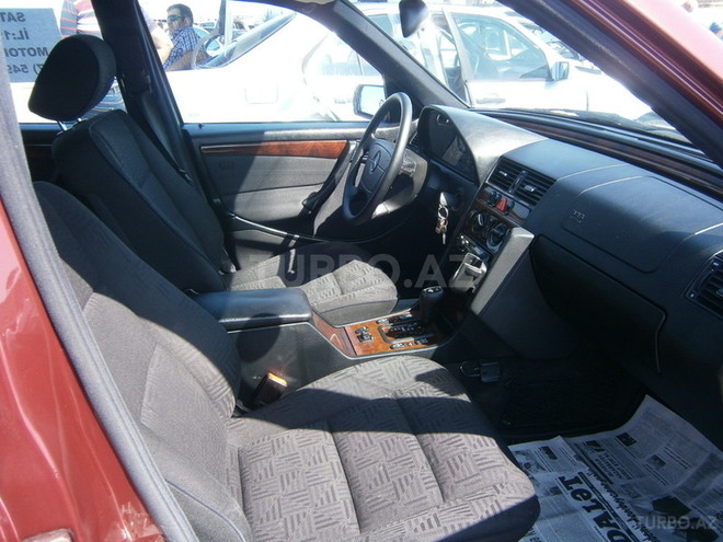 Mercedes C 200 1999, 260,000 km - 2.0 л - Bakı