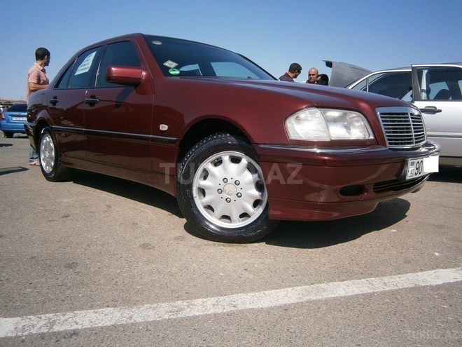 Mercedes C 200 1999, 260,000 km - 2.0 л - Bakı