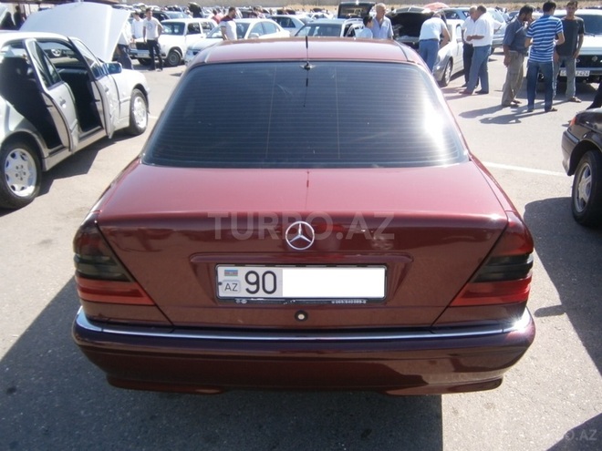 Mercedes C 200 1999, 260,000 km - 2.0 л - Bakı