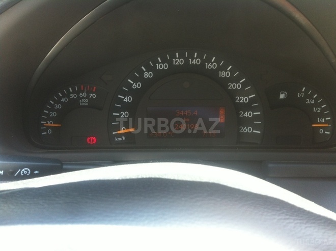 Mercedes C 180 2002, 240,198 km - 2.0 l - Gəncə