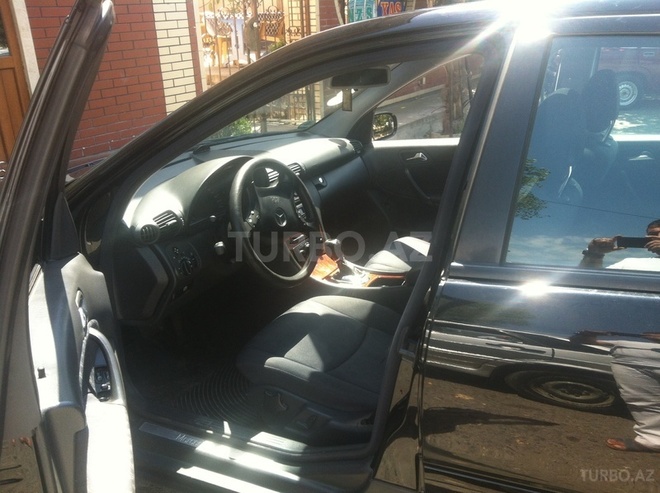Mercedes C 180 2002, 240,198 km - 2.0 l - Gəncə