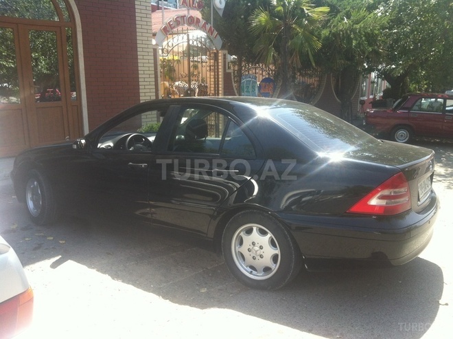 Mercedes C 180 2002, 240,198 km - 2.0 l - Gəncə