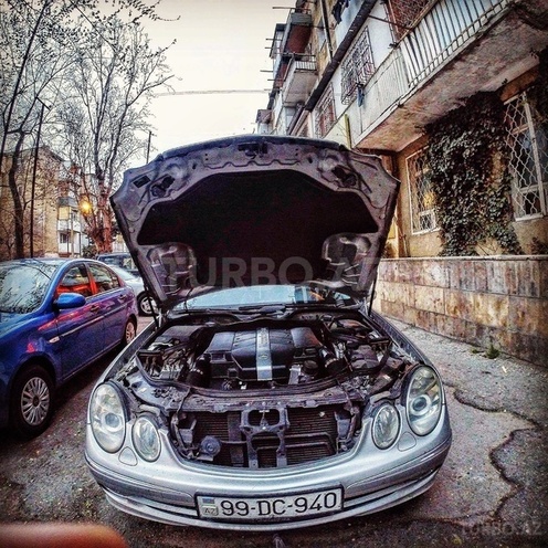 Mercedes E 240 2002, 202,438 km - 2.6 л - Bakı