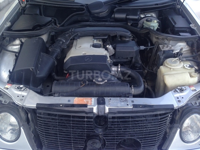 Mercedes E 230 1997, 268,600 km - 2.3 l - Bakı