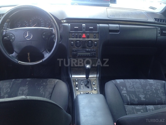Mercedes E 230 1997, 268,600 km - 2.3 l - Bakı