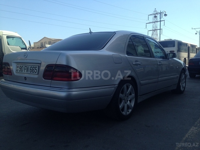 Mercedes E 230 1997, 268,600 km - 2.3 l - Bakı