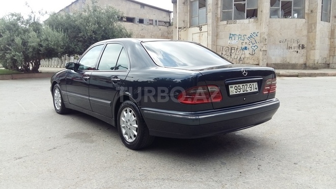 Mercedes E 220 1999, 289,456 km - 2.2 l - Bakı