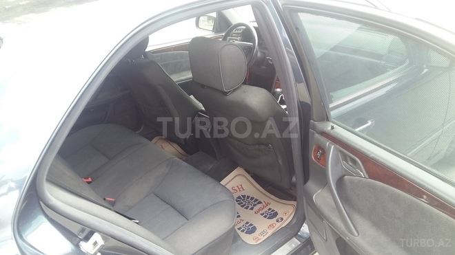 Mercedes E 220 1999, 289,456 km - 2.2 l - Bakı