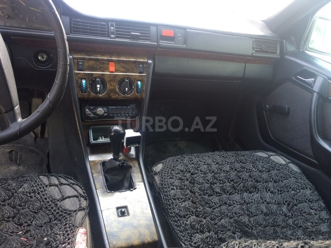 Mercedes E 200 1989, 310,000 km - 2.0 л - Bakı