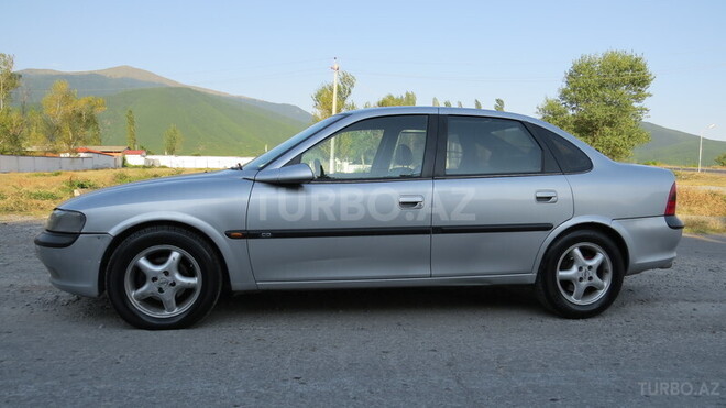 Opel Vectra 1998, 319,000 km - 1.8 l - Şəki