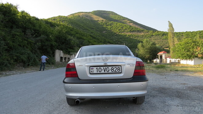 Opel Vectra 1998, 319,000 km - 1.8 l - Şəki