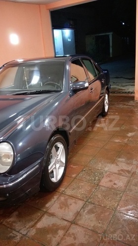 Mercedes E 240 2000, 286,896 km - 2.4 l - Bakı