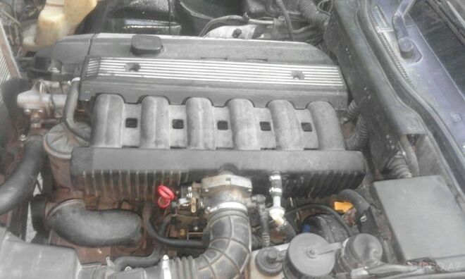BMW 520 1993, 300,000 km - 2.0 l - Bakı