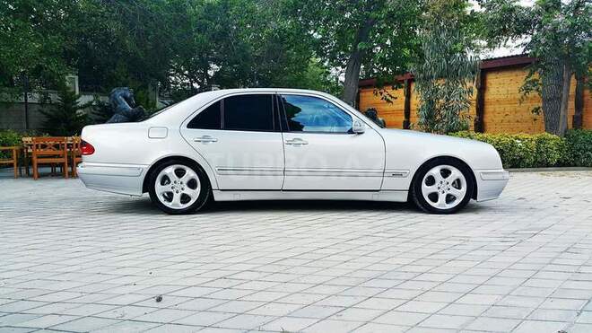 Mercedes E 320 2000, 195,000 km - 3.2 l - Bakı