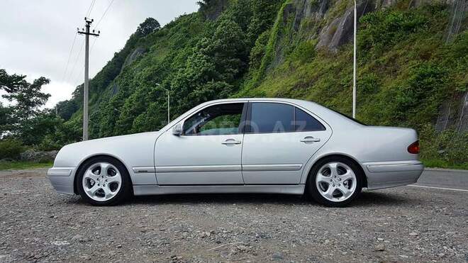 Mercedes E 320 2000, 195,000 km - 3.2 l - Bakı