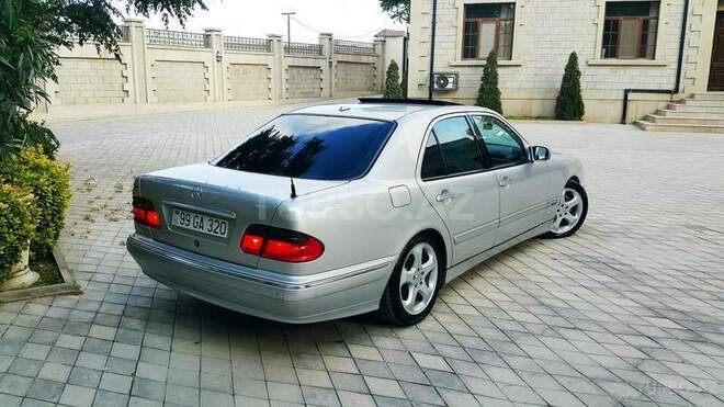 Mercedes E 320 2000, 195,000 km - 3.2 l - Bakı