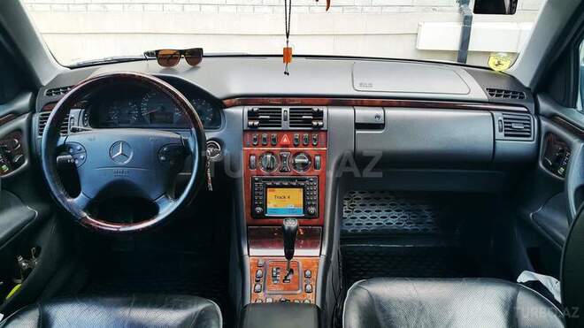 Mercedes E 320 2000, 195,000 km - 3.2 l - Bakı