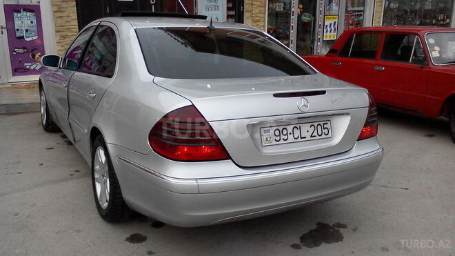 Mercedes E 220 2002, 334,000 km - 2.2 l - Bakı