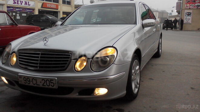 Mercedes E 220 2002, 334,000 km - 2.2 l - Bakı