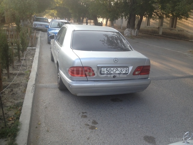 Mercedes E 230 1995, 221,591 km - 2.3 л - Sumqayıt