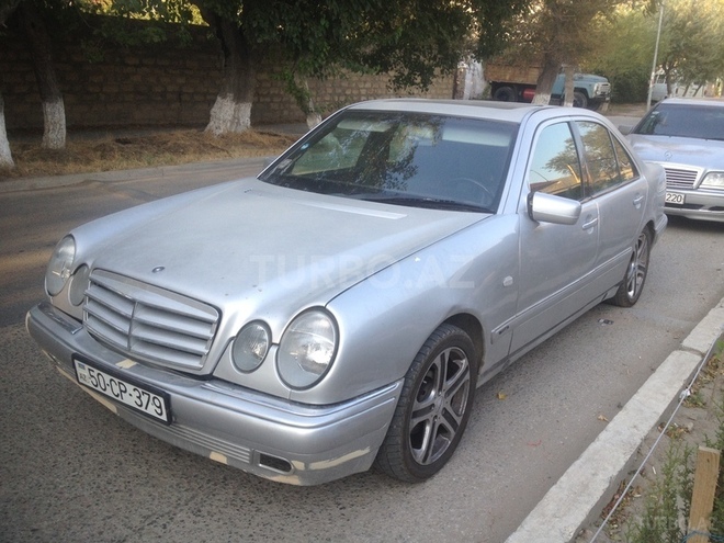 Mercedes E 230 1995, 221,591 km - 2.3 л - Sumqayıt