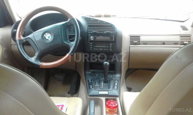 BMW 318 1997, 332,567 km - 1.9 л - Bakı