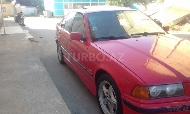 BMW 318 1997, 332,567 km - 1.9 л - Bakı