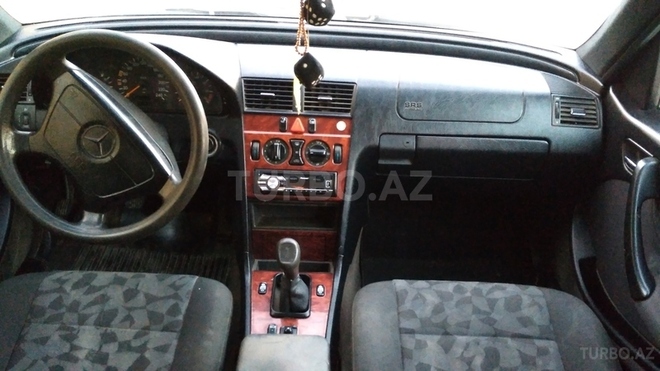 Mercedes C 180 1997, 68,000 km - 1.8 l - Salyan
