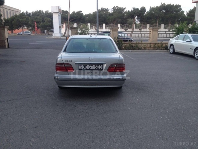 Mercedes E 240 1999, 183,000 km - 2.4 л - Bakı