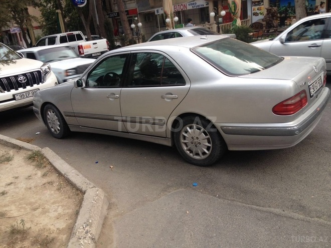 Mercedes E 240 1999, 183,000 km - 2.4 л - Bakı