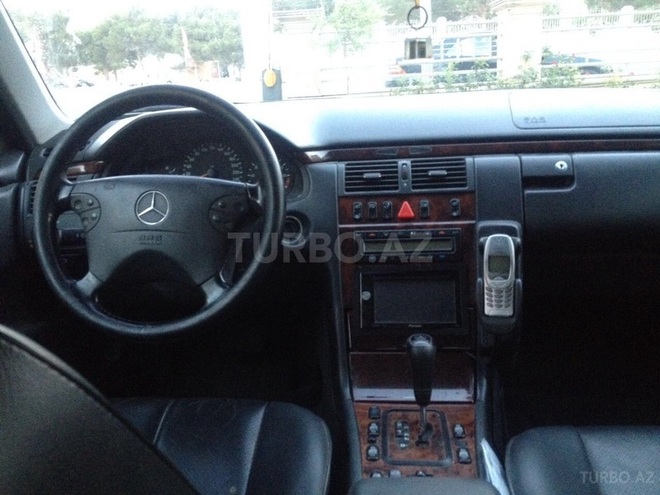 Mercedes E 240 1999, 183,000 km - 2.4 л - Bakı