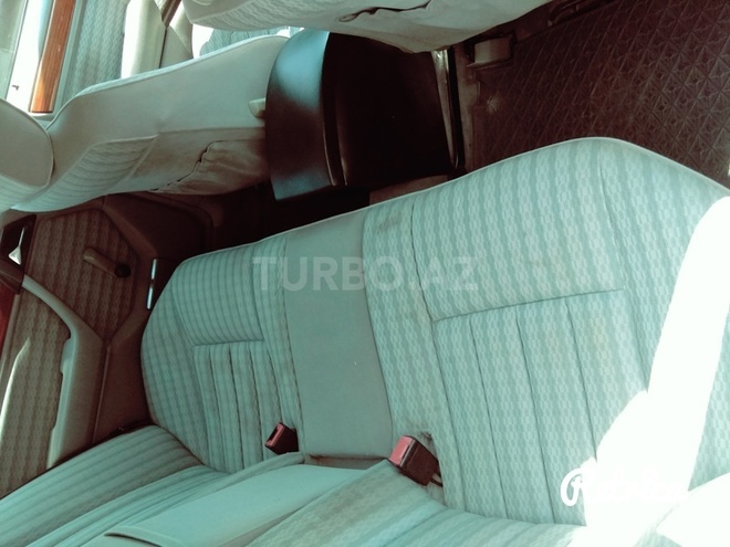 Mercedes E 200 1991, 300,180 km - 2.0 л - Bakı