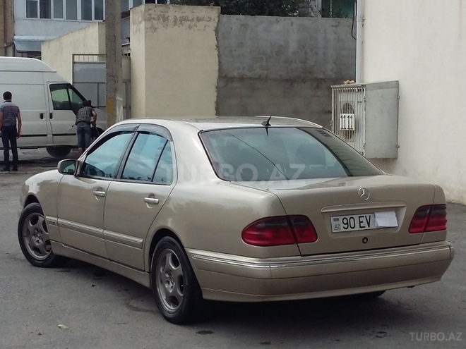 Mercedes E 220 2000, 403 km - 2.2 л - Bakı