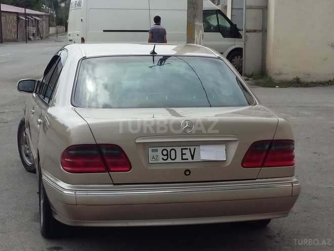 Mercedes E 220 2000, 403 km - 2.2 л - Bakı
