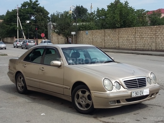 Mercedes E 220 2000, 403 km - 2.2 л - Bakı