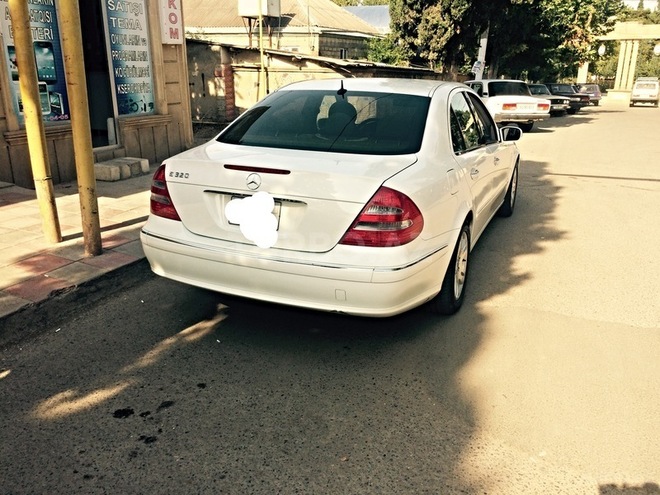 Mercedes E 320 2003, 207,015 km - 3.2 л - Tovuz
