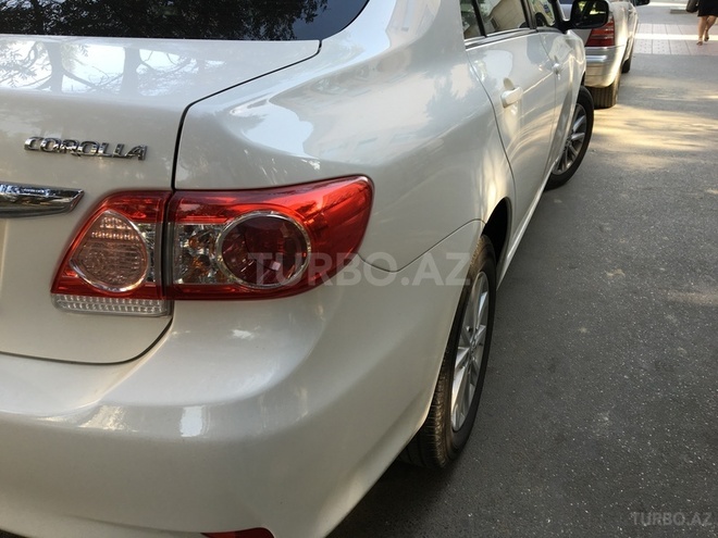 Toyota Corolla 2013, 106,000 km - 1.6 l - Bakı