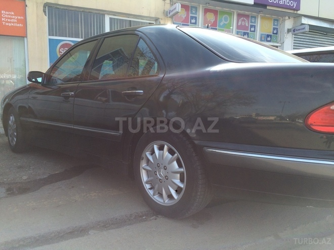 Mercedes E 270 2000, 180,000 km - 2.7 л - Goranboy