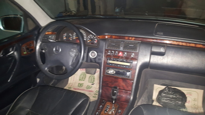 Mercedes E 240 2002, 230,000 km - 2.4 л - Gəncə