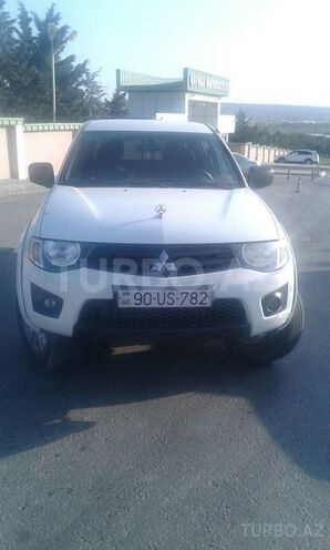 Mitsubishi L200 2013, 97,000 km - 2.5 л - Bakı