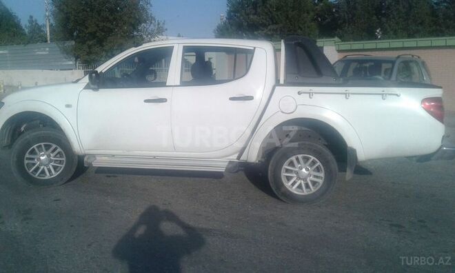 Mitsubishi L200 2013, 97,000 km - 2.5 л - Bakı