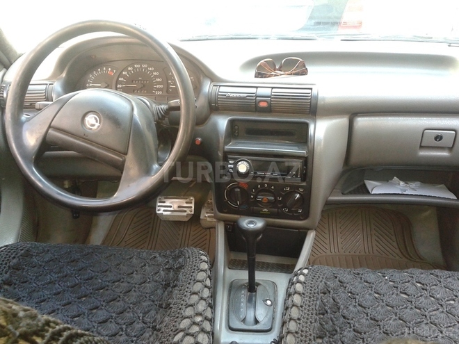 Opel Astra 1993, 299,000 km - 1.6 l - Bakı
